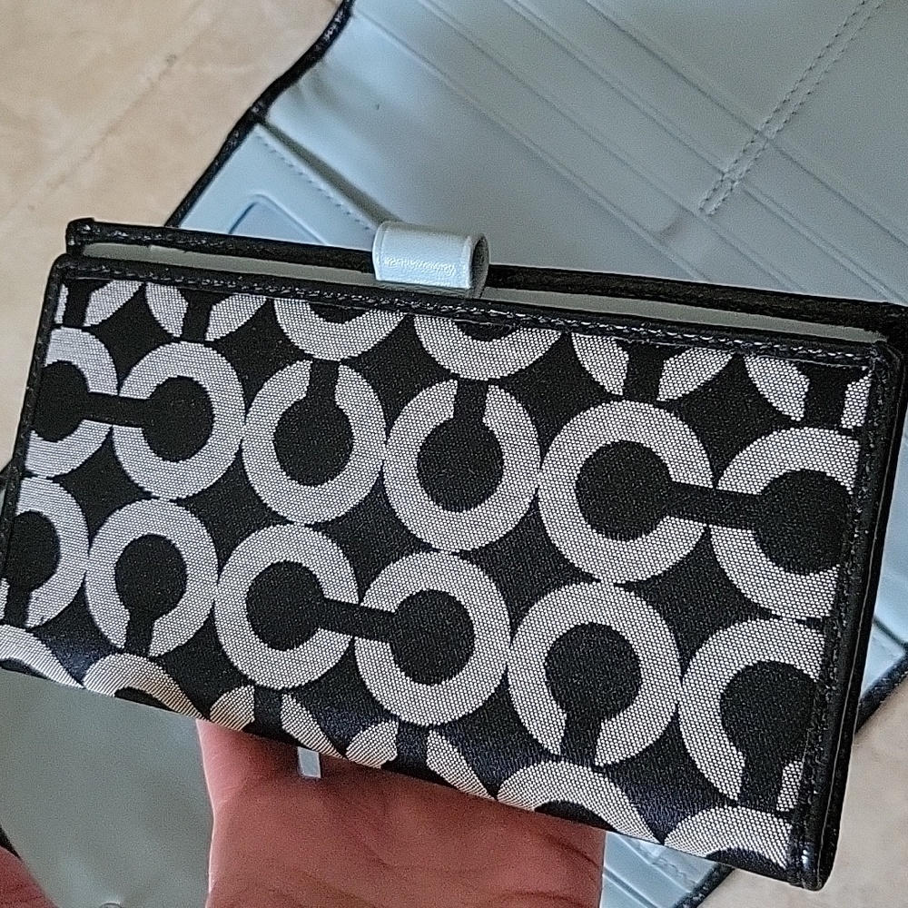 RARE Coach Vintage Optic C Signature Trifold Long Wallet - Picture 10 of 16